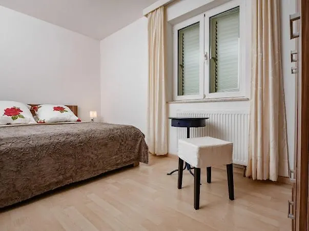 Apartments Villa Slavica Icici 0*,